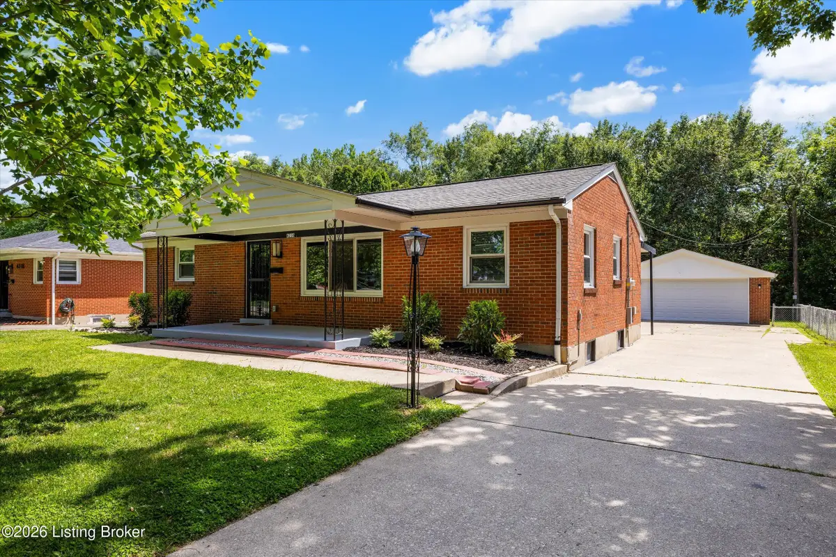 4216 Lynnbrook Dr, Louisville, KY 40220 - #1
