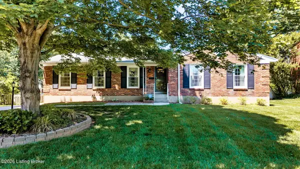 1106 King Arthur Ln, Louisville, KY 40222