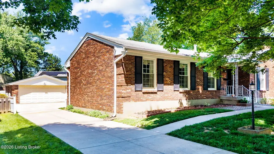 1106 King Arthur Ln, Louisville, KY 40222 - #2
