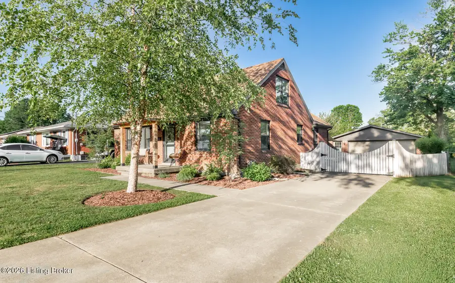 7706 Bluebonnet Rd, Louisville, KY 40258 - #2