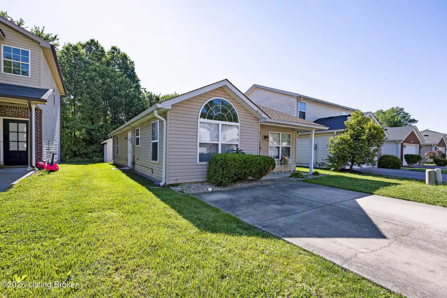 6227 Valley Forest Dr, Louisville, KY 40219 - #3
