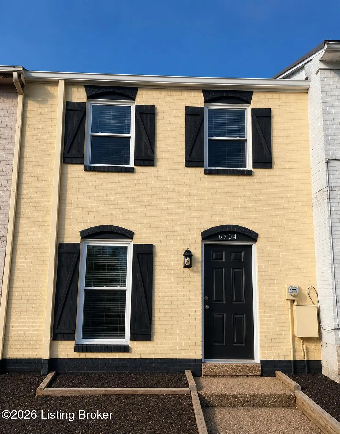 6904 Holly Lake Dr, Louisville, KY 40291 - #1