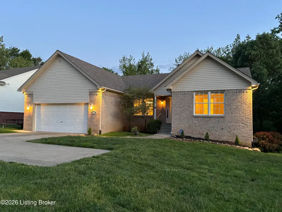 6006 Ledgerock Cove Pl, Louisville, KY 40219 - #3
