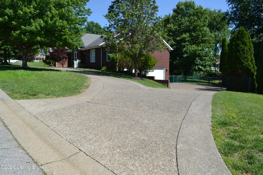 6706 Crispa Ct, Louisville, KY 40228 - #3