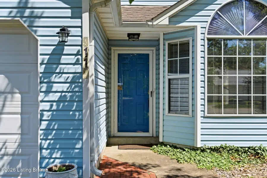9119 Hampton Ridge Ct, Louisville, KY 40220 - #2