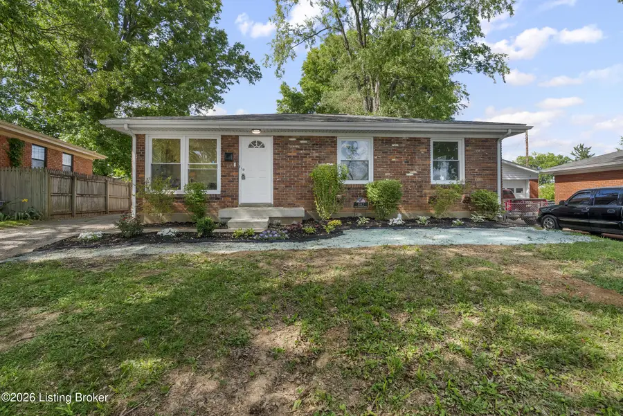3512 Saint Edwards Dr, Louisville, KY 40299 - #2