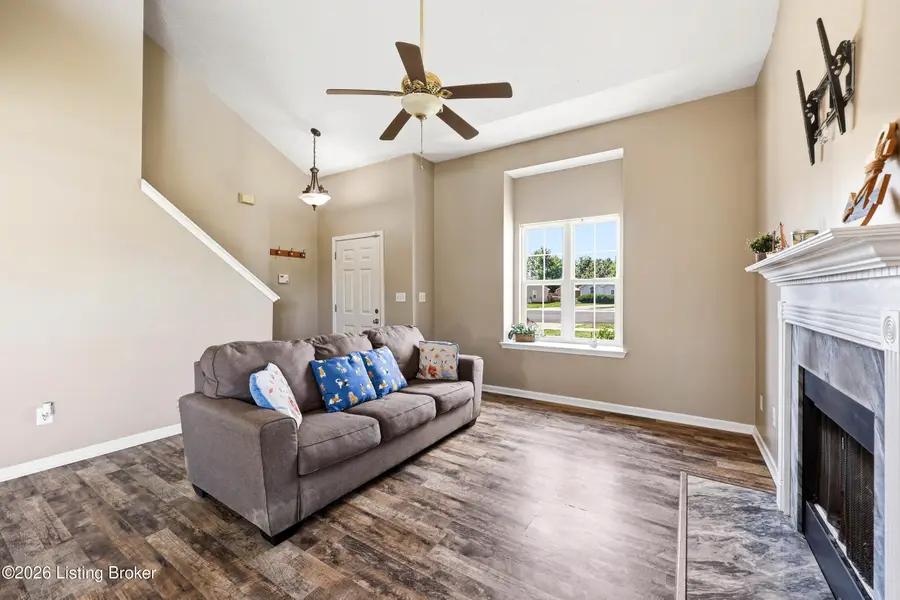 429 Tyler Pkwy, Shepherdsville, KY 40165 - #3