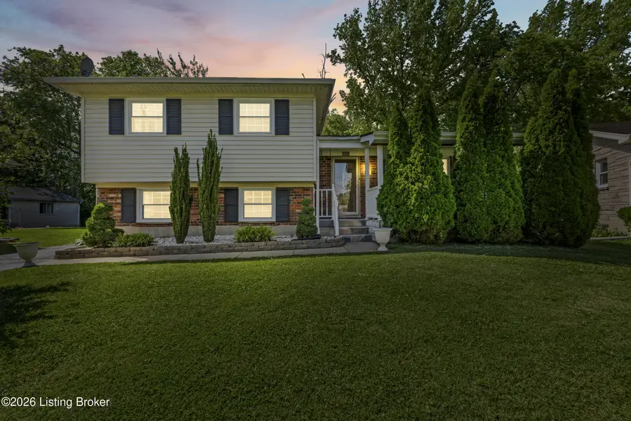 7202 Lawnside Dr, Louisville, KY 40214 - #2