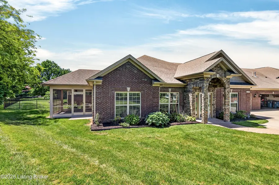 649 Shoshone Ct, Shelbyville, KY 40065 - #2