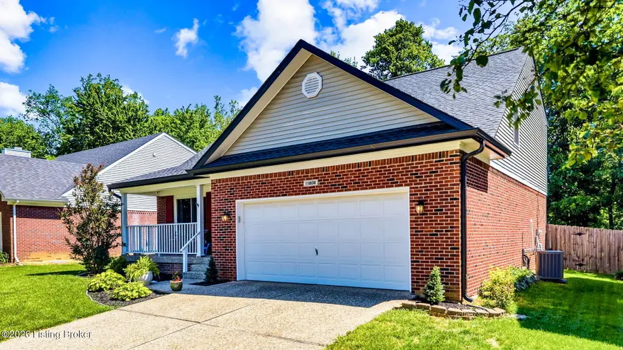 11808 Oak Bay Dr, Louisville, KY 40245 - #2