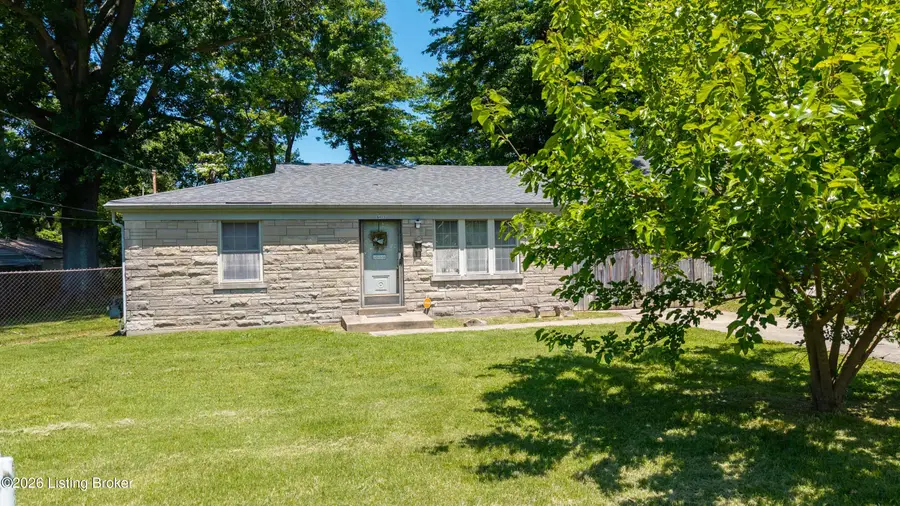 6413 North Dr, Louisville, KY 40272 - #2