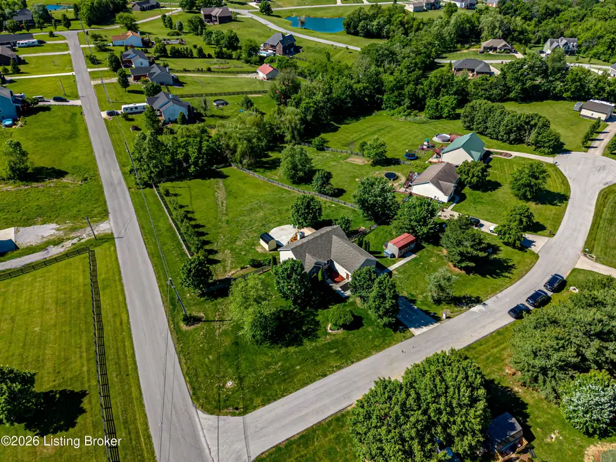 35 Grant Ct, Taylorsville, KY 40071 - #2