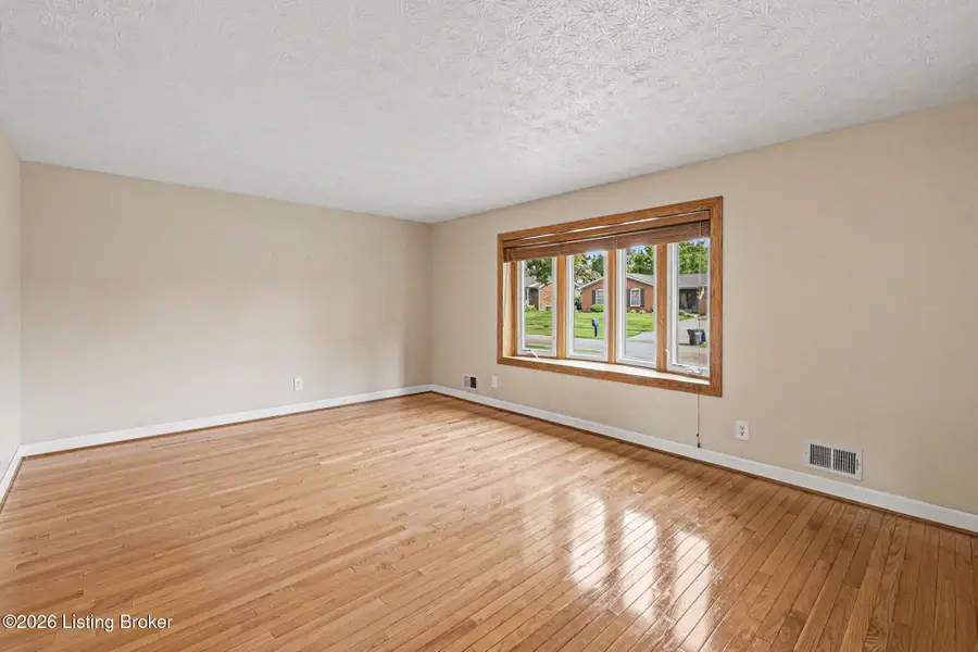 9918 Mary Dell Ln, Louisville, KY 40291 - #2