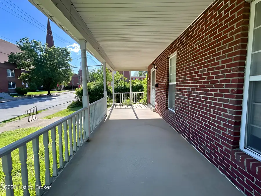 1810 W Chestnut St, Louisville, KY 40203 - #3