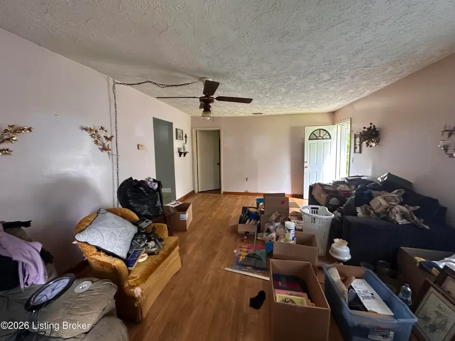 431 Holsclaw Hill Rd, Brooks, KY 40109 - #2