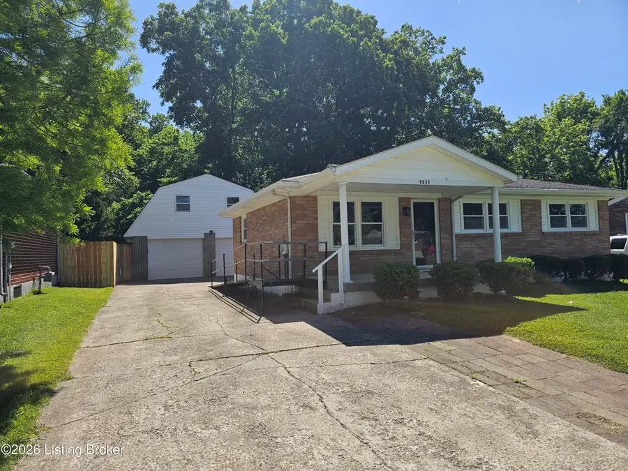 9233 Lantana Dr, Louisville, KY 40229 - #3