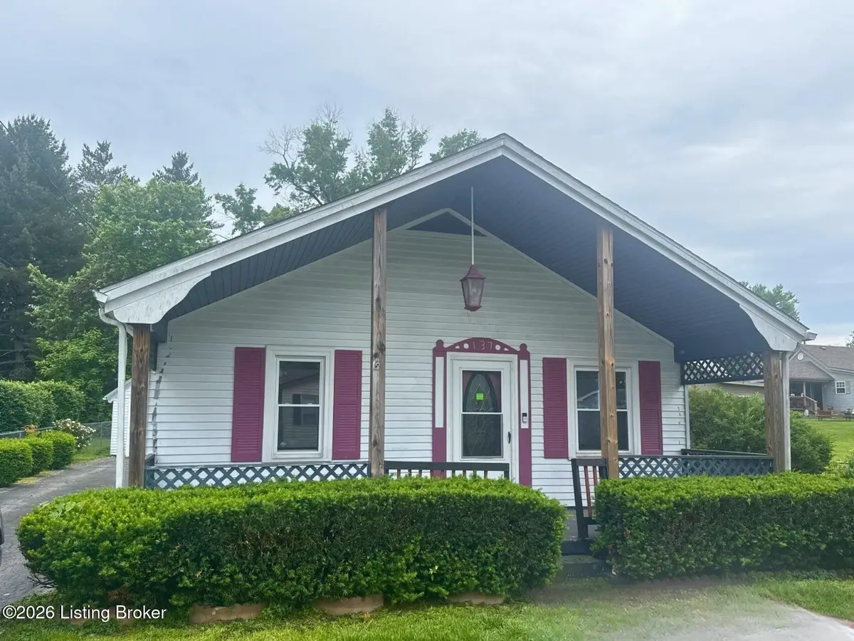 137 Center St, Lebanon Junction, KY 40150 - #1