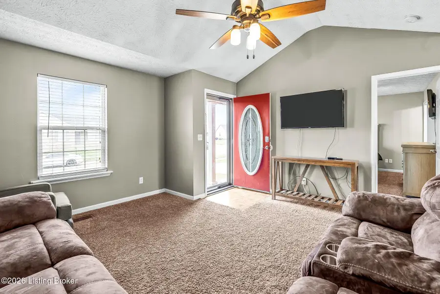 157 Wooded Oak Ct, Shepherdsville, KY 40165 - #3