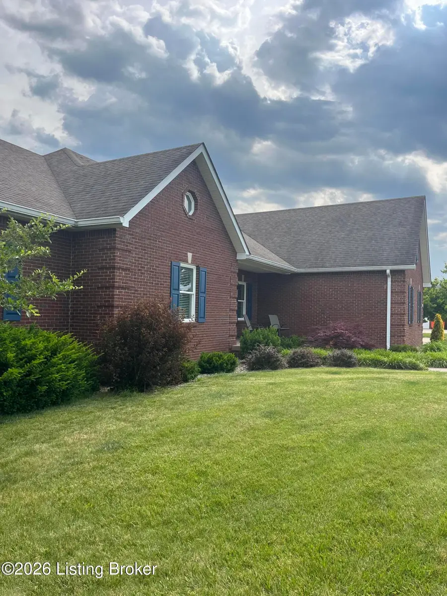 330 Stonebriar Dr, Elizabethtown, KY 42701 - #2
