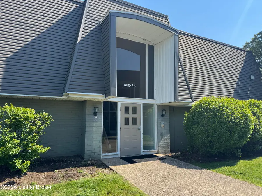 800 La Fontenay Ct, Louisville, KY 40223 - #2