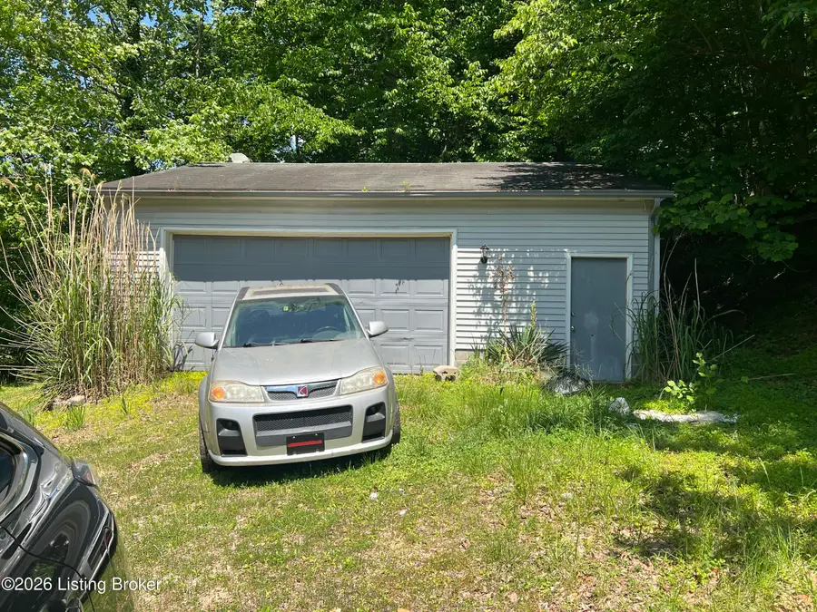 13305 Bearcamp Rd, Louisville, KY 40272 - #2
