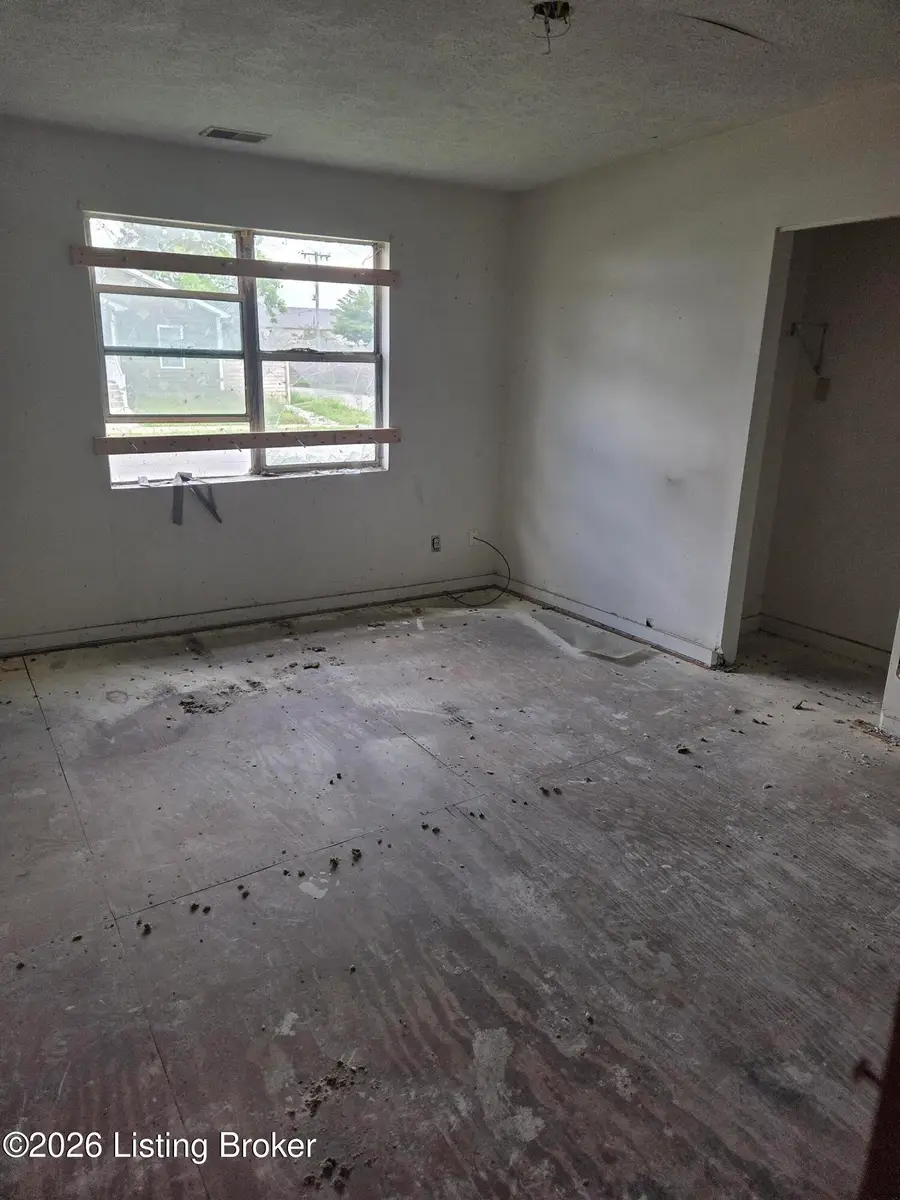 2400 Griffiths Ave, Louisville, KY 40212 - #3
