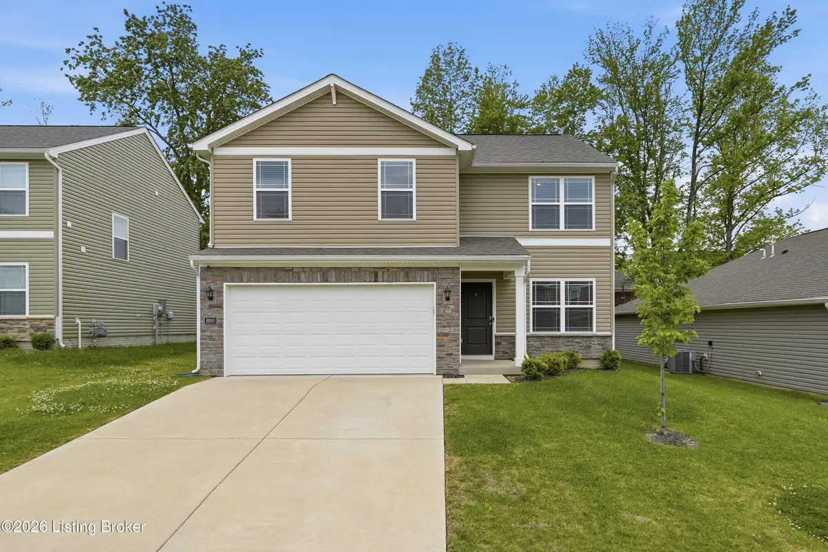 8990 Auburn Woods Rd, Louisville, KY 40214 - #1