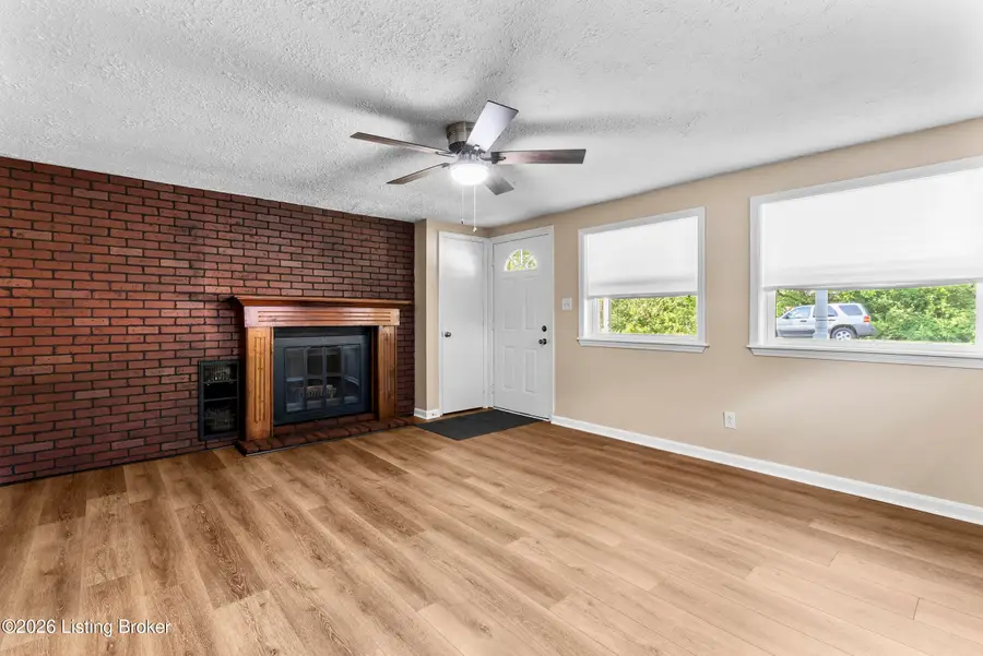 4405 Breitenstein Ave, Louisville, KY 40213 - #2