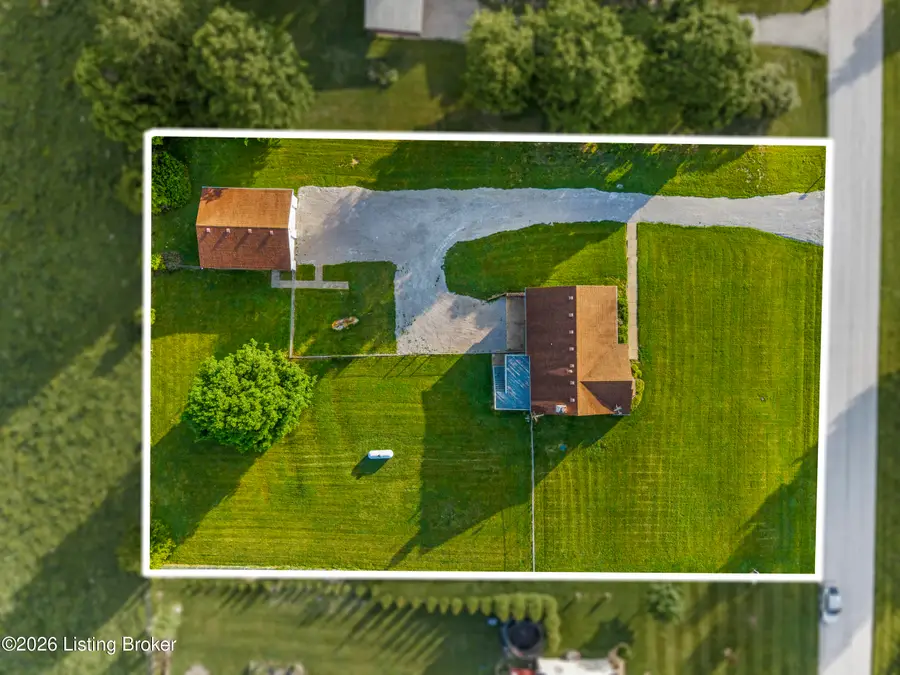 244 Meadow Lake Dr, Taylorsville, KY 40071 - #2