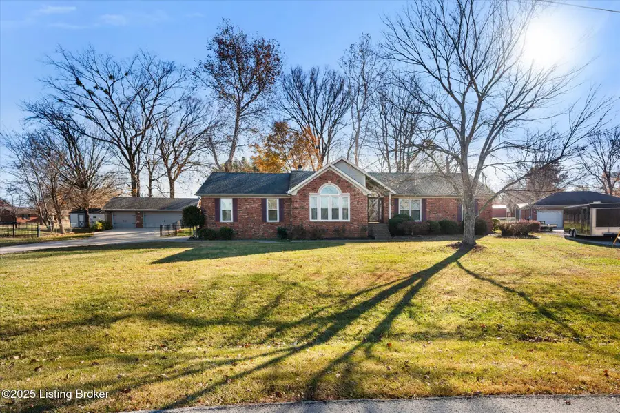 239 Shady Pond Ln, Shepherdsville, KY 40165 - #2