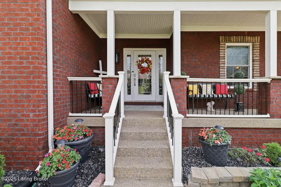 585 Sunray Dr, Shepherdsville, KY 40165 - #2