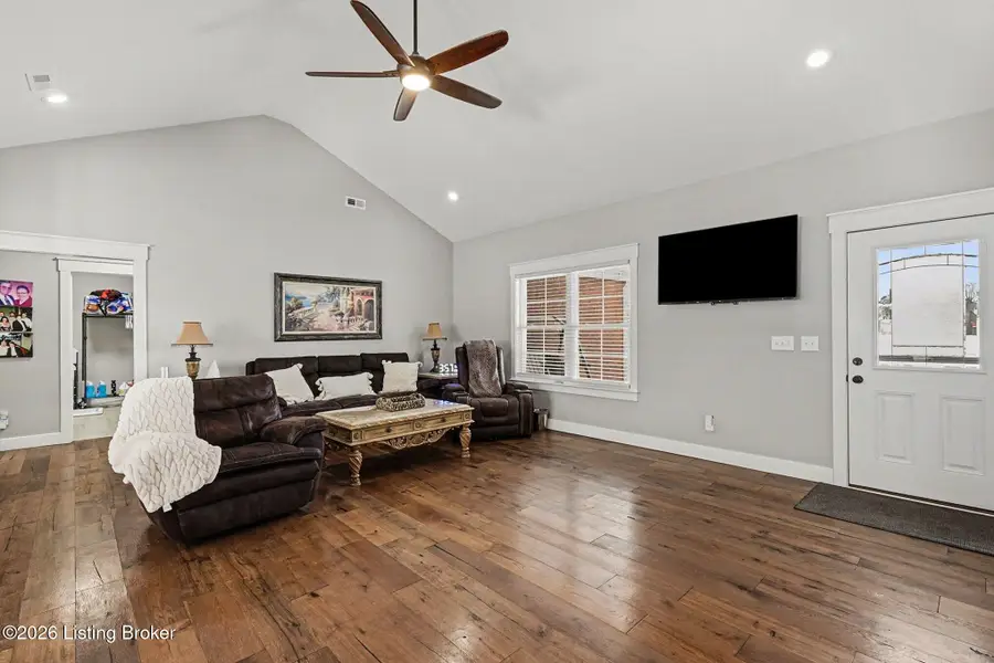 240 Brennan Ct, Shepherdsville, KY 40165 - #3