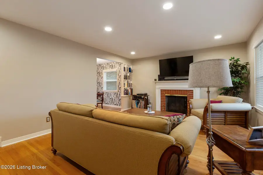 25 Hallsdale Dr, Louisville, KY 40220 - #3