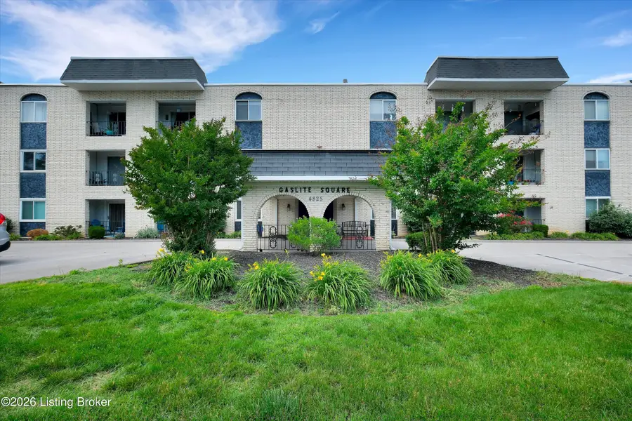 4825 Sherburn Ln #201, Louisville, KY 40207 - #2