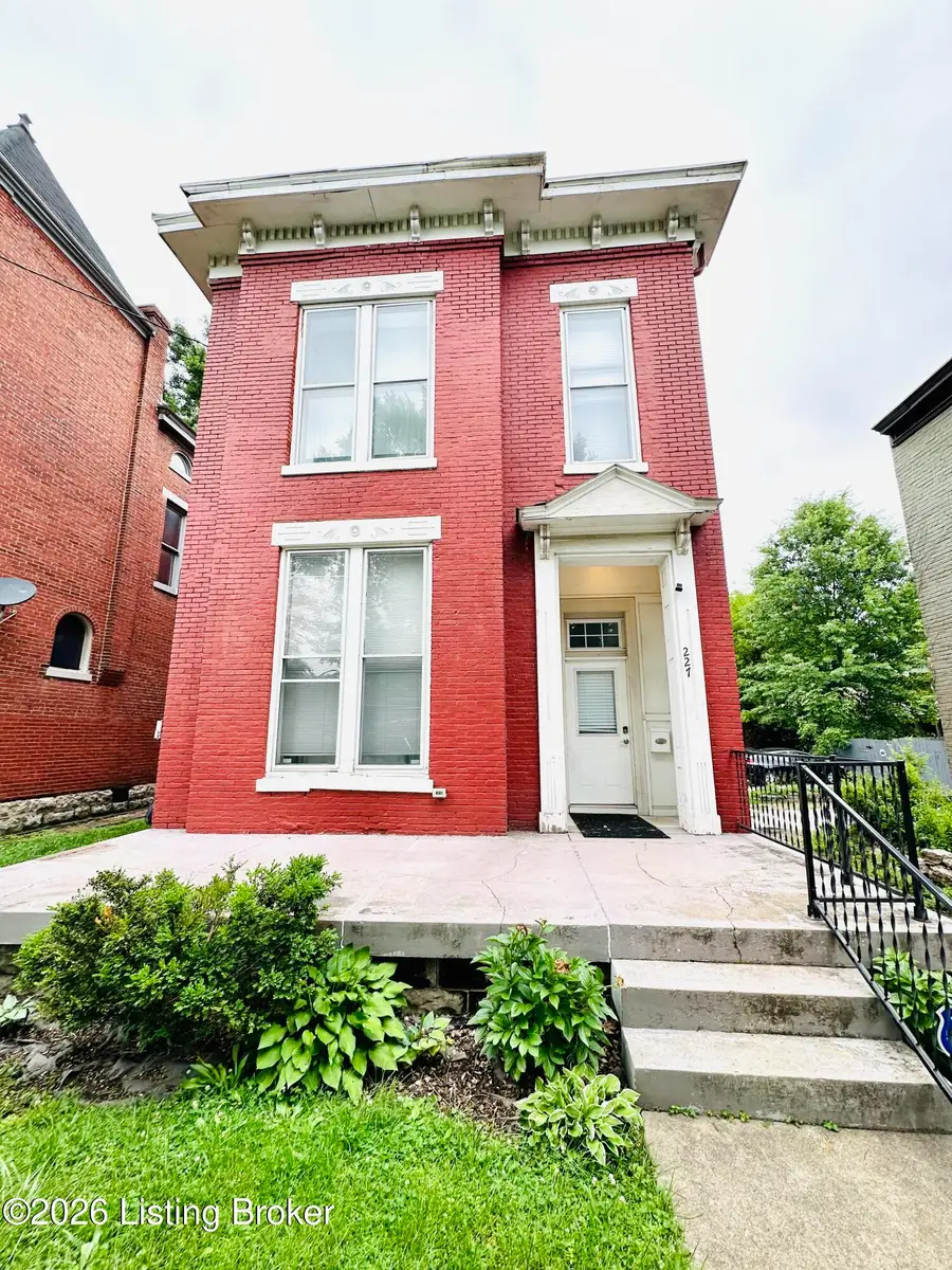 227 E Oak St, Louisville, KY 40203 - #2