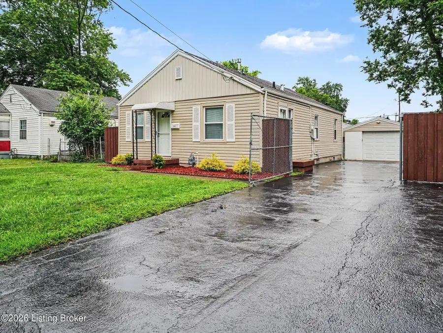 1043 Seelbach Ave, Louisville, KY 40215 - #2
