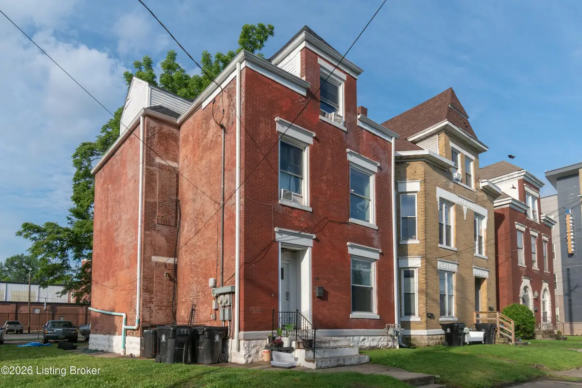 2826 W Chestnut St, Louisville, KY 40211 - #1