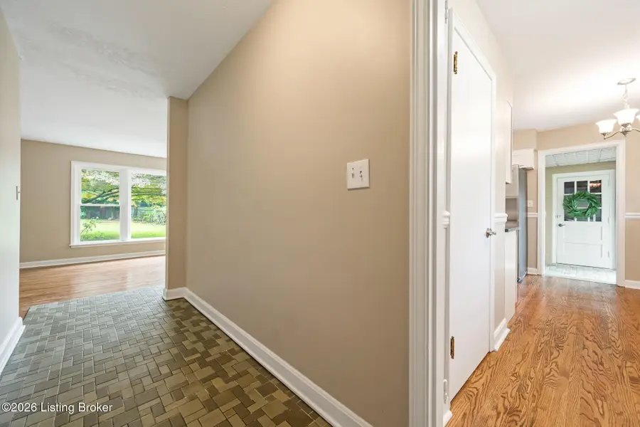 32 Narwood Dr, Jeffersontown, KY 40299 - #3