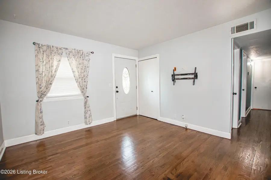 9806 Titan Dr, Louisville, KY 40229 - #3