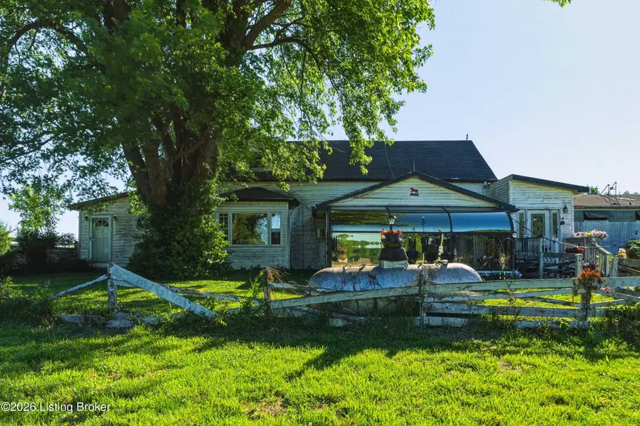 530 Louisville Farms Rd, Coxs Creek, KY 40013 - #3
