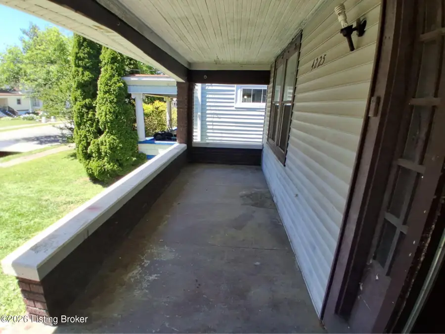 4225 Vermont Ave, Louisville, KY 40211 - #2