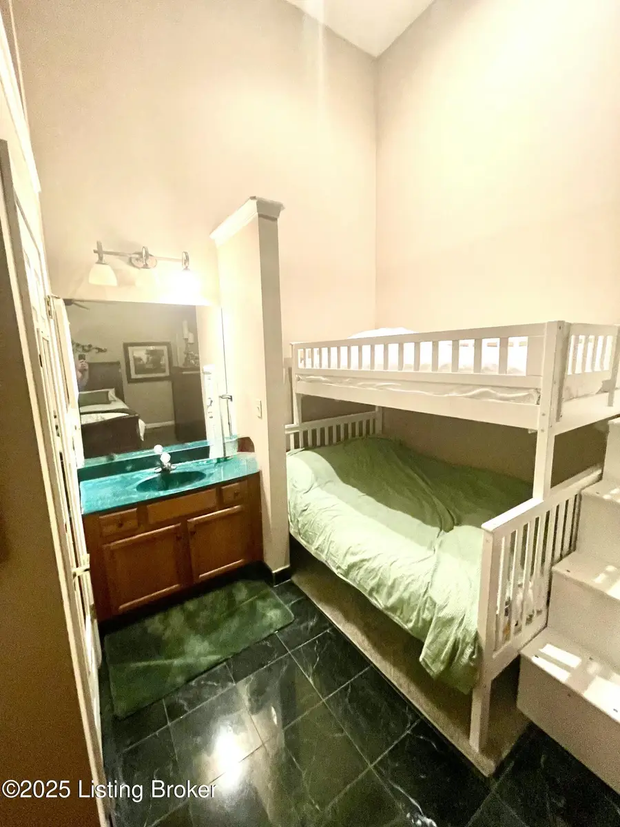 2730 Brownsboro Rd #APT 157, Louisville, KY 40206 - #2