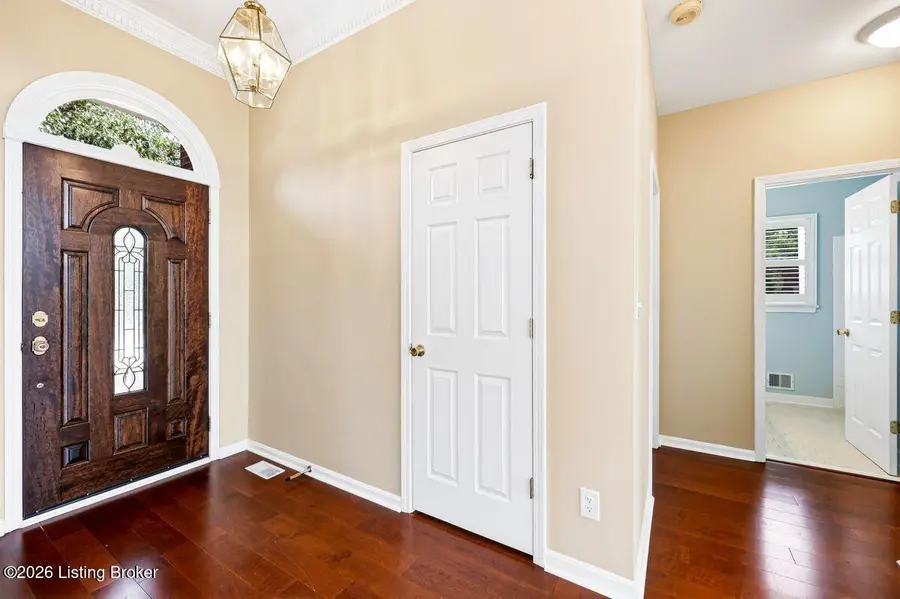 8011 Cedar Glen Ln, Louisville, KY 40291 - #3
