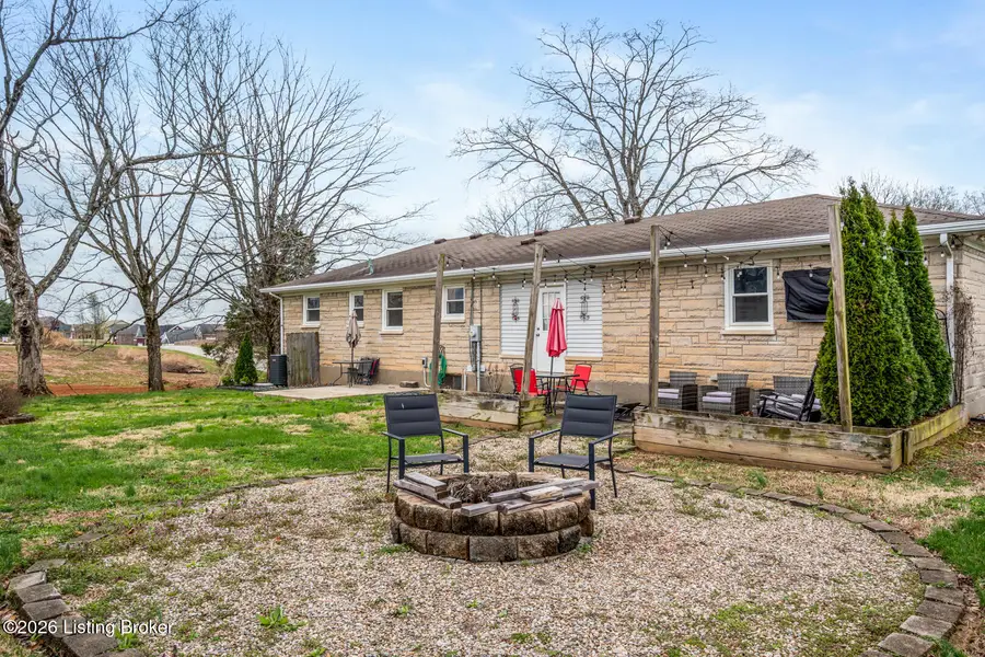 607 Christman Ln, Shepherdsville, KY 40165 - #3