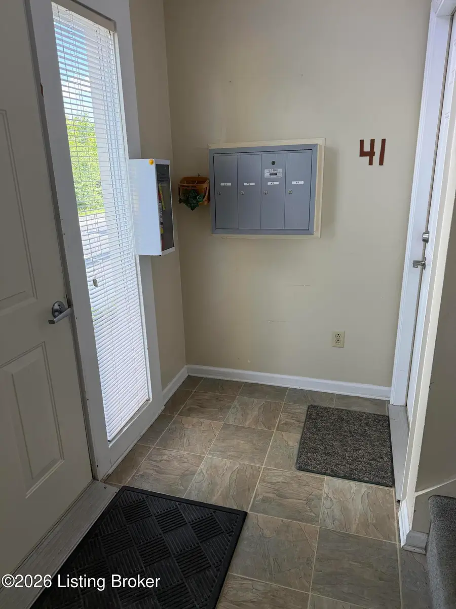 1310 Louisville Rd #APT 42, Frankfort, KY 40601 - #2