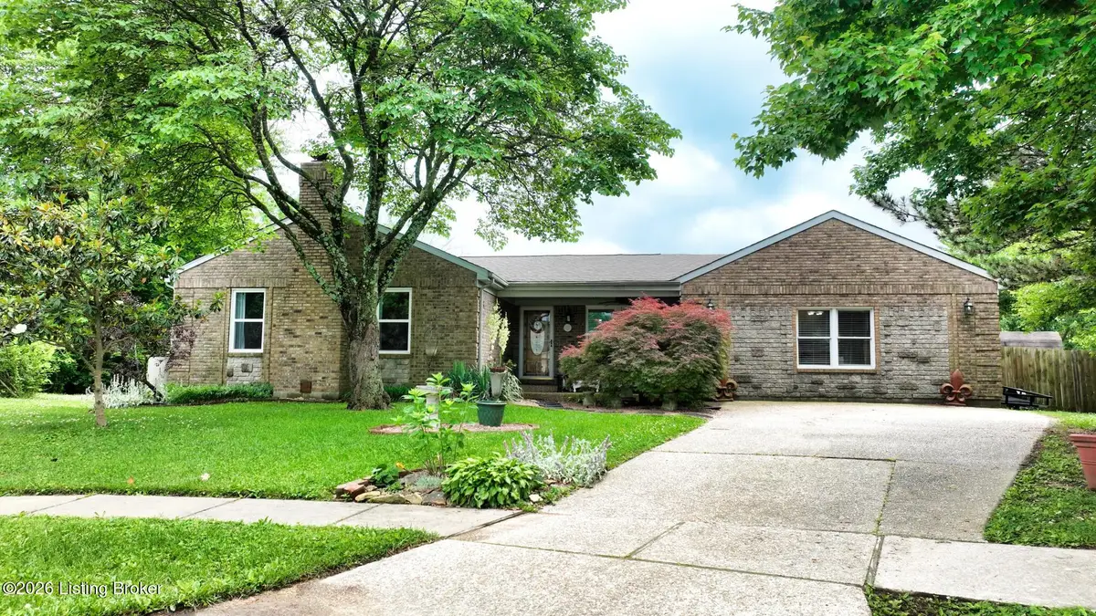 4714 Ridgeway Ct, Louisville, KY 40229 - #1