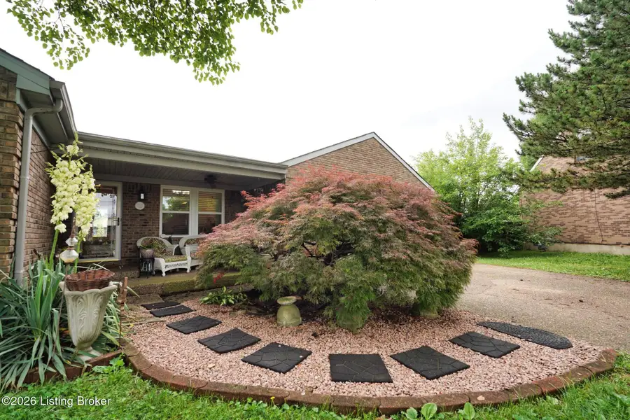4714 Ridgeway Ct, Louisville, KY 40229 - #3