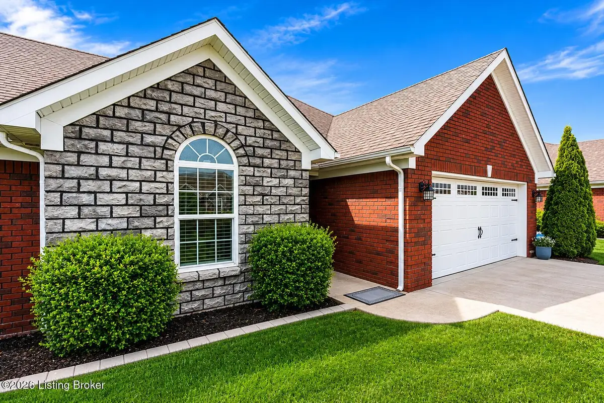 119 Sweetspire Dr, Mount Washington, KY 40047 - #1