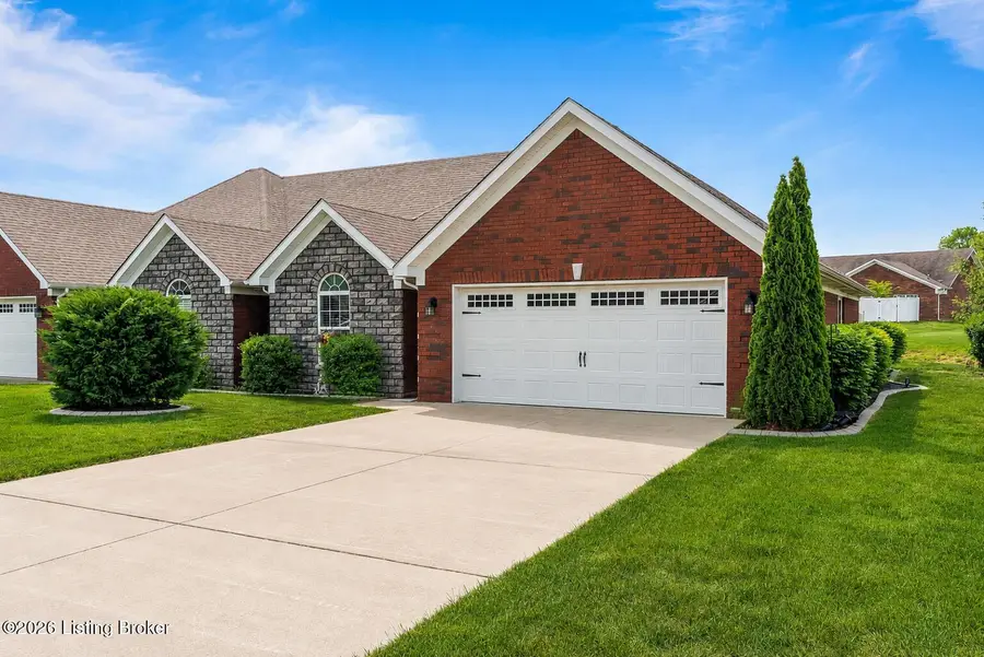 119 Sweetspire Dr, Mount Washington, KY 40047 - #2