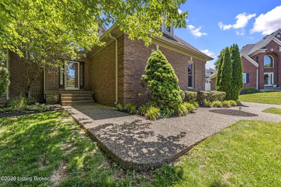 1719 Southlake Dr, Louisville, KY 40223 - #2